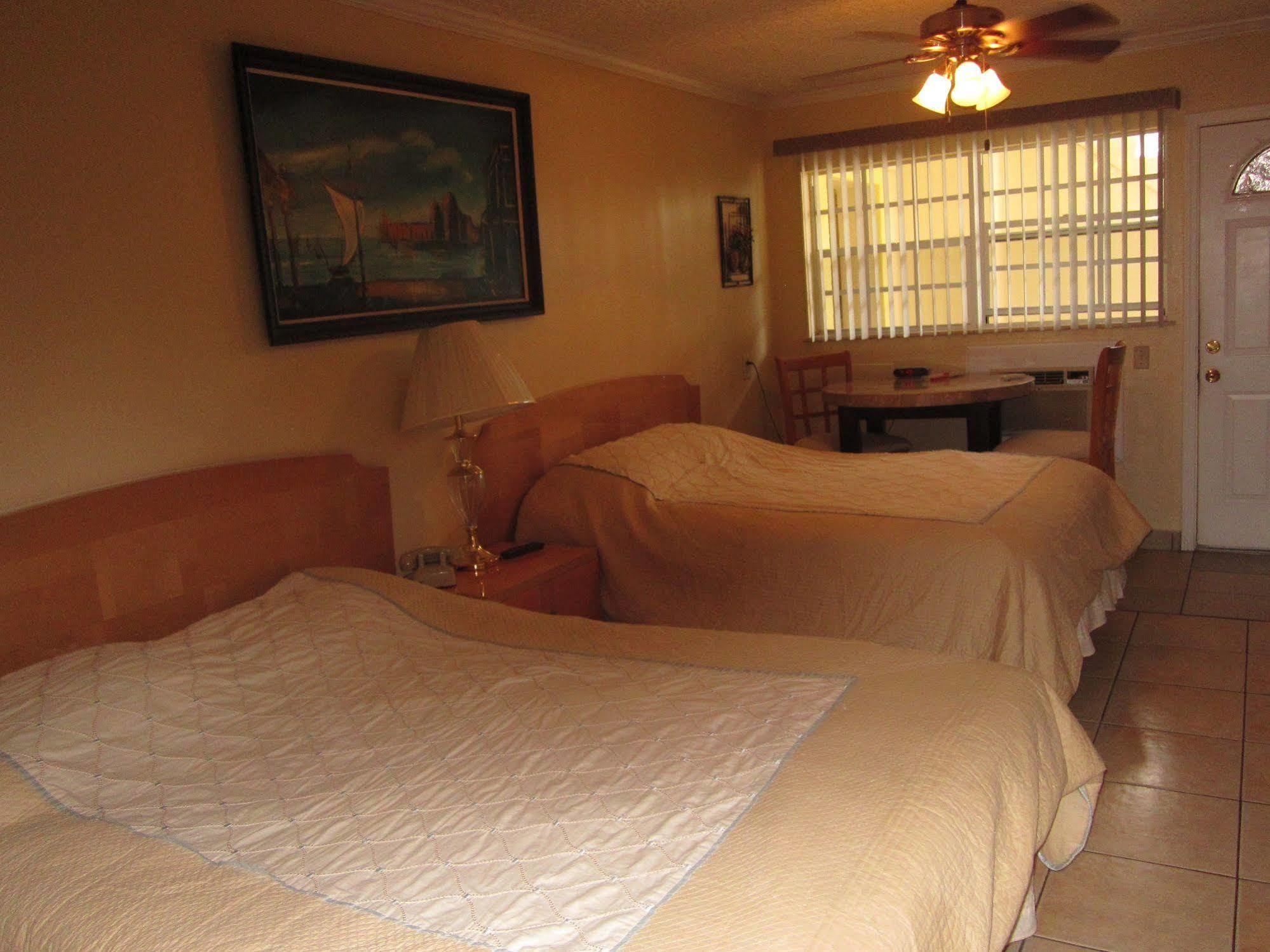 Ivory Sands Beach Suites Clearwater Beach Exterior foto